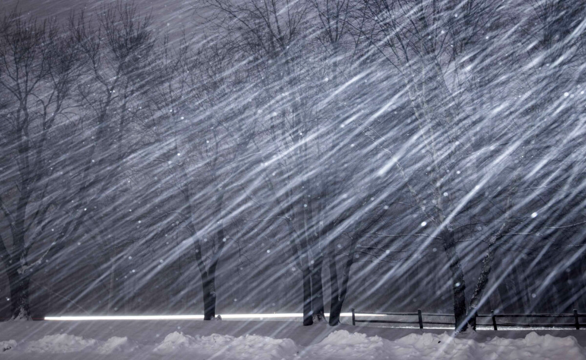 В МЧС напомнили о факторах опасности при снегопаде