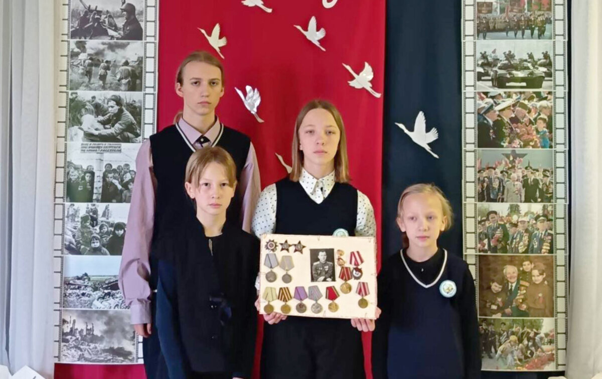 Член кружка «Юный корреспондент» Матвей Воронцов взял интервью у правнучек участника Великой Отечественной войны Чукарина Фотия