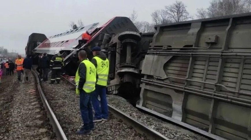 При сходе поезда под Ульяновском пострадали 24 человека