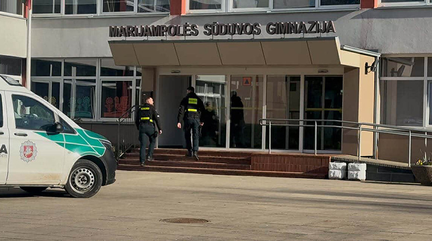 Две школьницы ранены в результате нападения с ножом в гимназии Литвы
