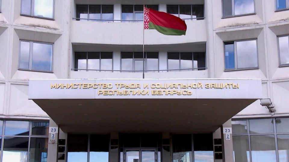 В Беларуси с мая вырастет пособие по уходу за пожилым человеком старше 80 лет или инвалидом 1-й группы