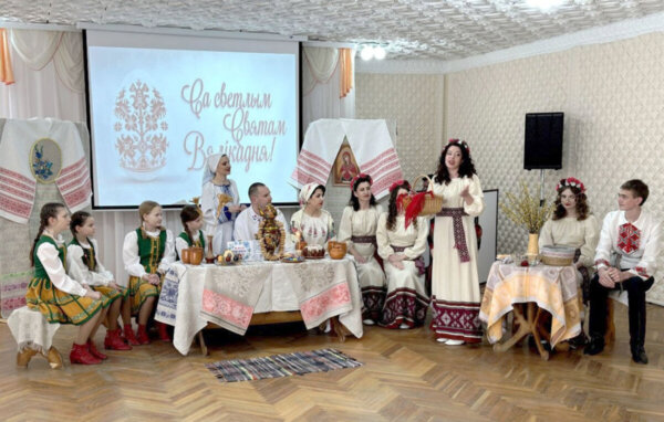 Запрашалі фальклорныя пасядзелкі