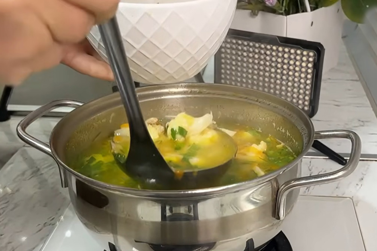 Средиземноморская сказка на вашей кухне: рецепт супа с консервированным тунцом и фасолью