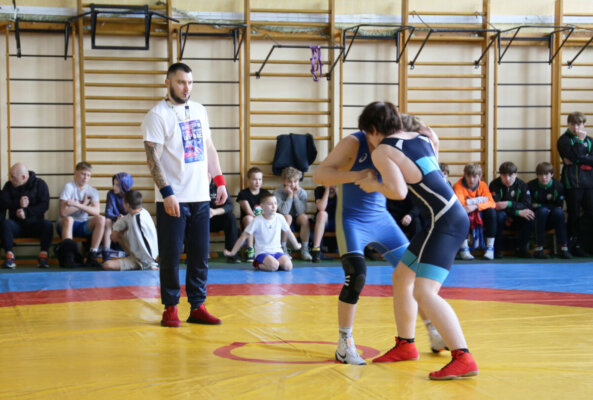 В Круглом проходит открытый республиканский турнир по греко-римской борьбе