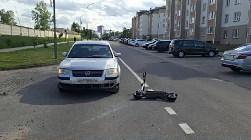 В Сморгонском районе автомобиль сбил мальчика на самокате