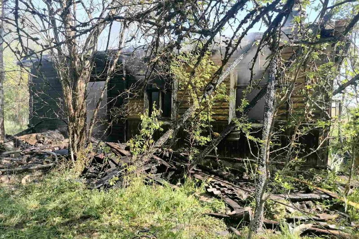 Мужчина погиб при пожаре в нежилом доме в Слонимском районе