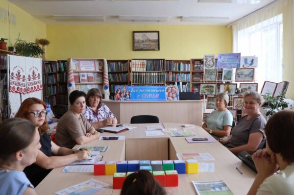 Ответственное родительство: как в Круглянском районе помогают укреплять семьи