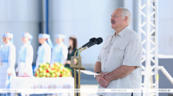 Лукашенко об оплате труда на селе: баловать крестьян нельзя, но если дают результат — надо платить