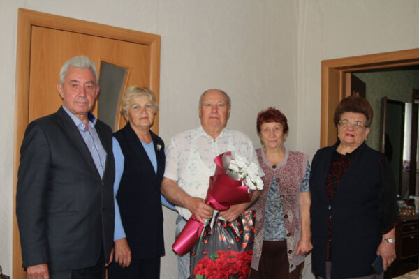 Свои 75-летние юбилеи празднуют известные ветераны труда Круглянщины