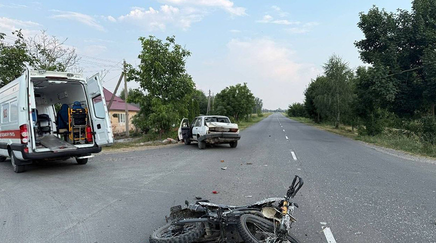 В Столинском районе 16-летний мотоциклист столкнулся с легковушкой, он в реанимации