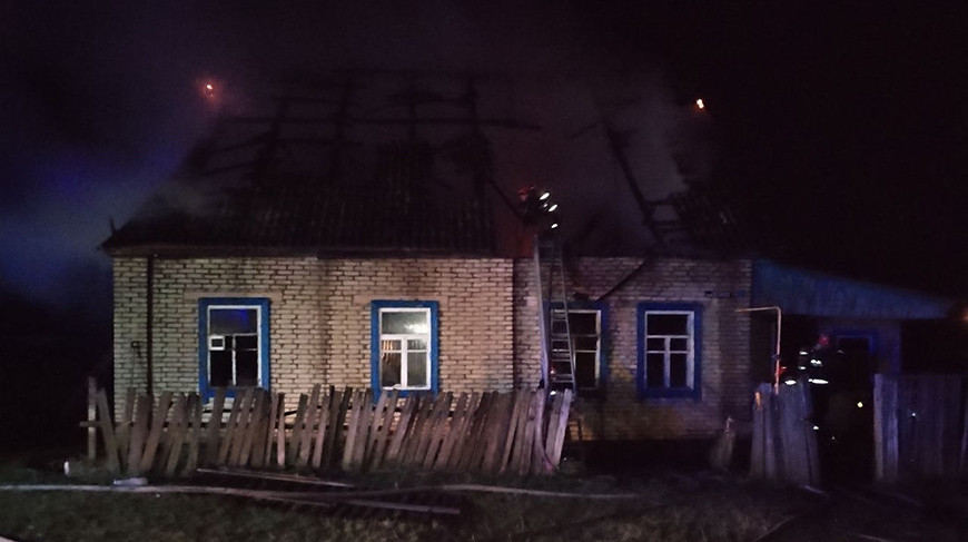 В Светлогорске при пожаре дома погибли пенсионерка и ее сын