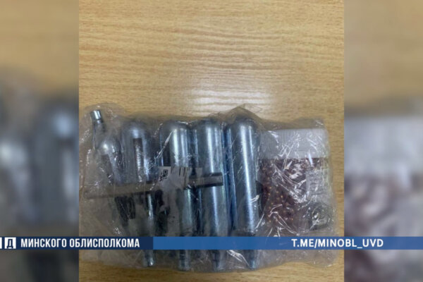 В Молодечно пьяный мужчина стрелял по окнам дома из пневматики — возбуждено уголовное дело за хулиганство