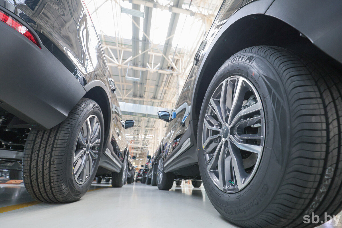 Ввоз легковых автомобилей в Россию через Беларусь сократился на 8,4 %
