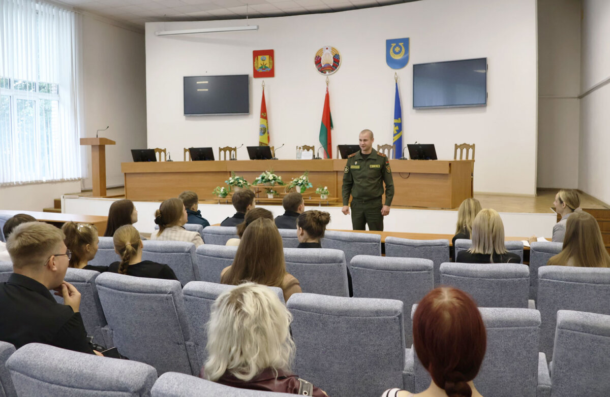 В Круглянском районе в рамках марафона «Будущее в руках молодежи» обсудили информационную безопасность