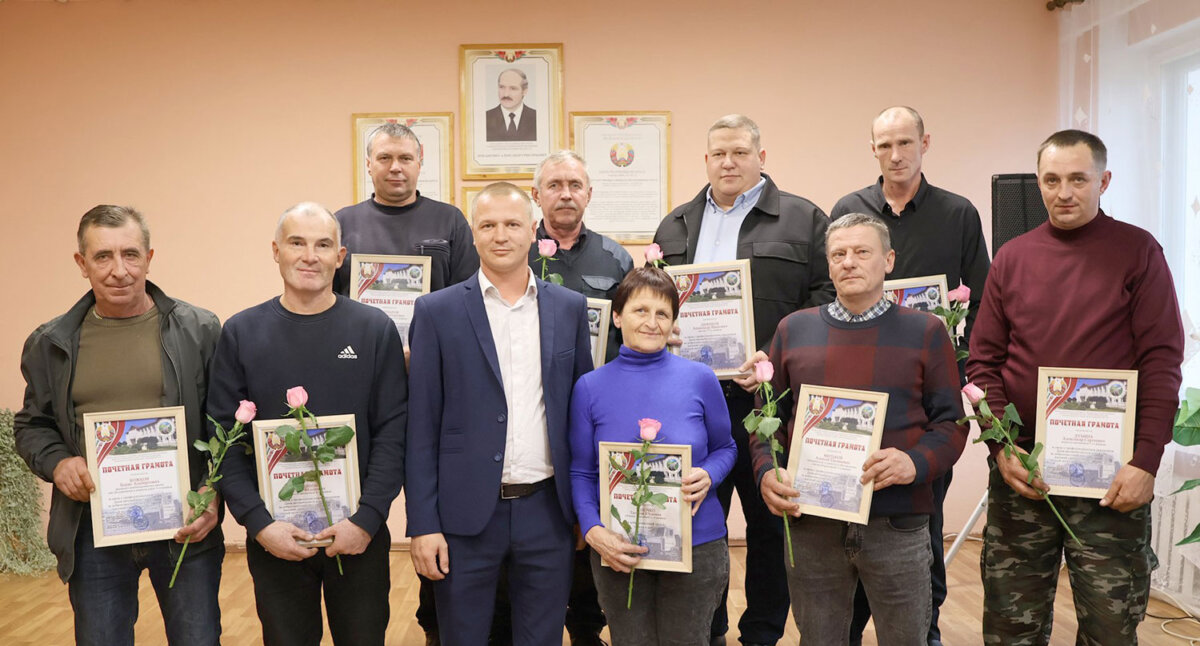 Слова признательности и музыка в подарок: как в ДРСУ № 214 встретили День автомобилиста и дорожника