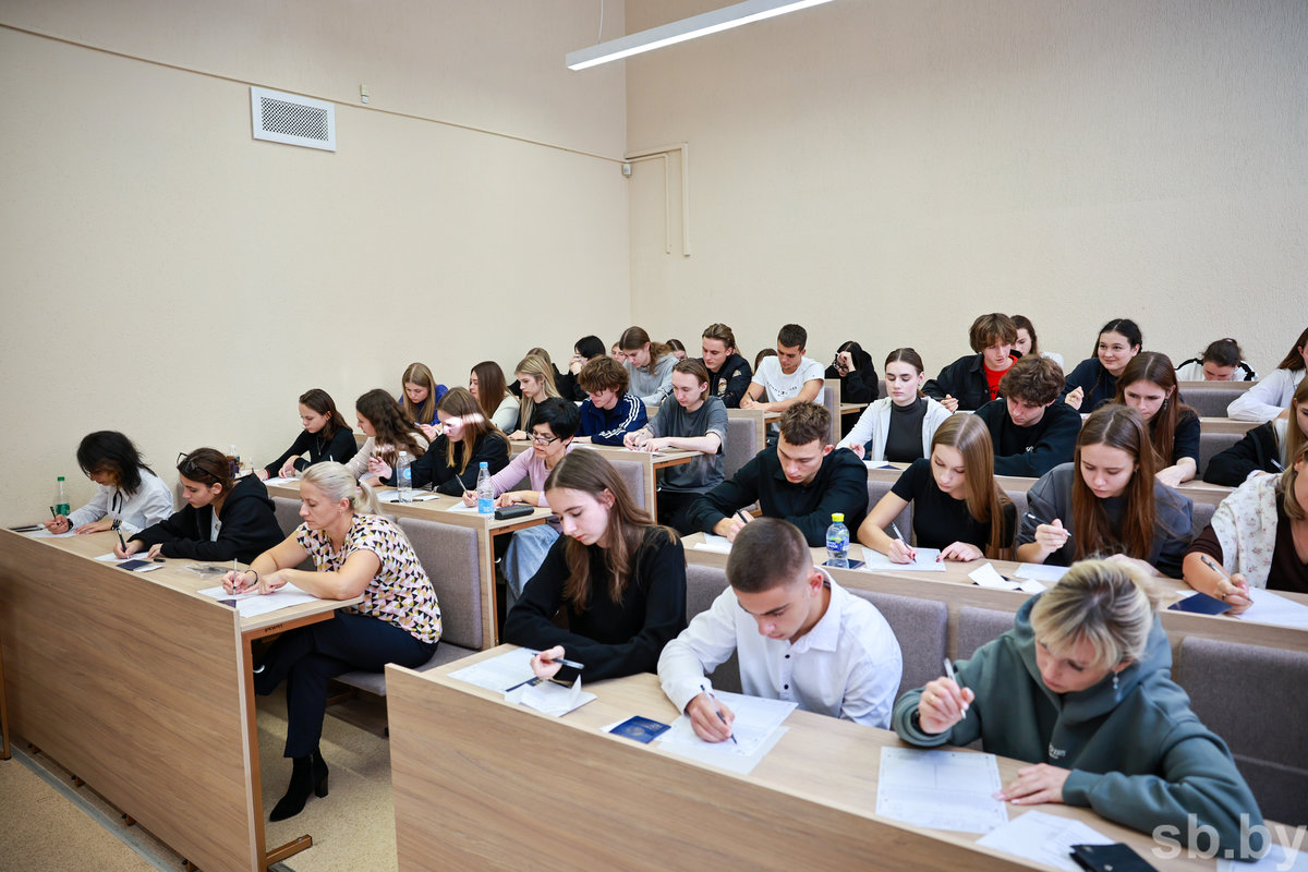 Репетиционное тестирование по‑новому: модули, виртуальный помощник и пункты на базе библиотек
